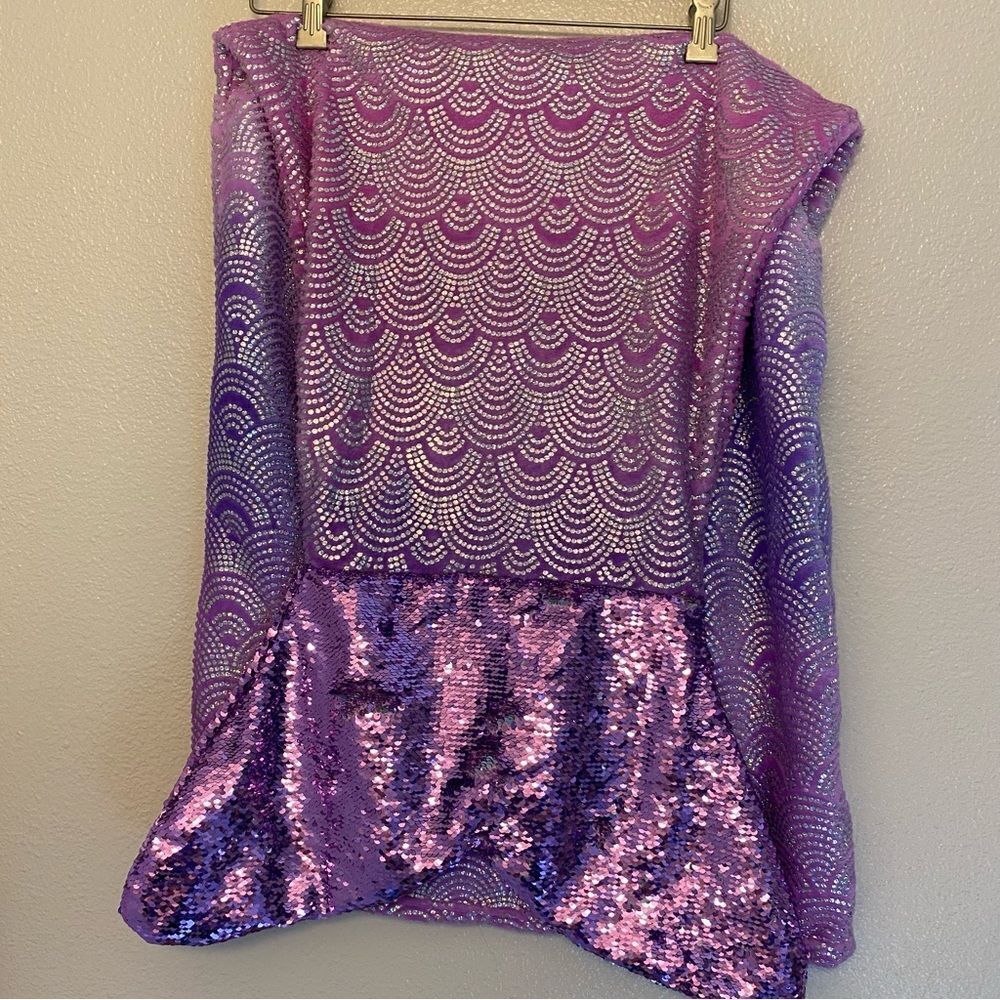 Mermaid tail blanket purple fleece sequin tail-EUC 52”